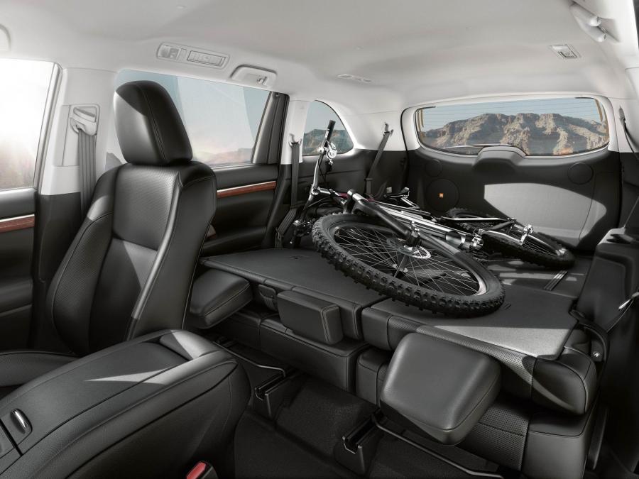 Toyota Highlander 2014 года  (CIS) (фото 17 из 30)